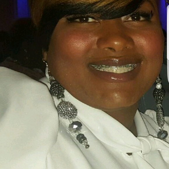 Meet your Posher, Aisha - Picture 1 of 1